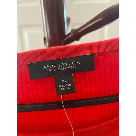 Ann Taylor ribbed red sweater with bows at cuffs size XL - Picture 2 of 7